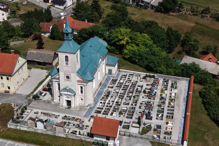 BEGUNJE POKOPALIŠČE 01 FOTO LJUB VUKELIČ